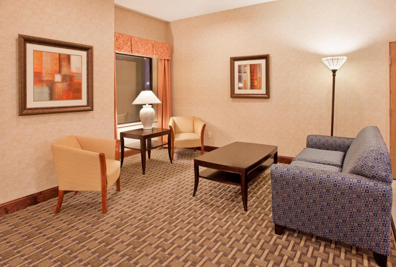 | Holiday Inn Express Kansas City Liberty Missouri, an IHG Hotel