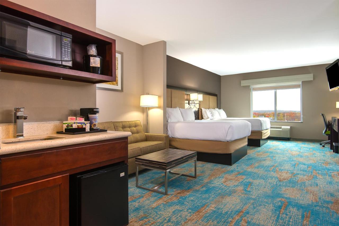 | Holiday Inn Express & Suites Norwood, an IHG Hotel