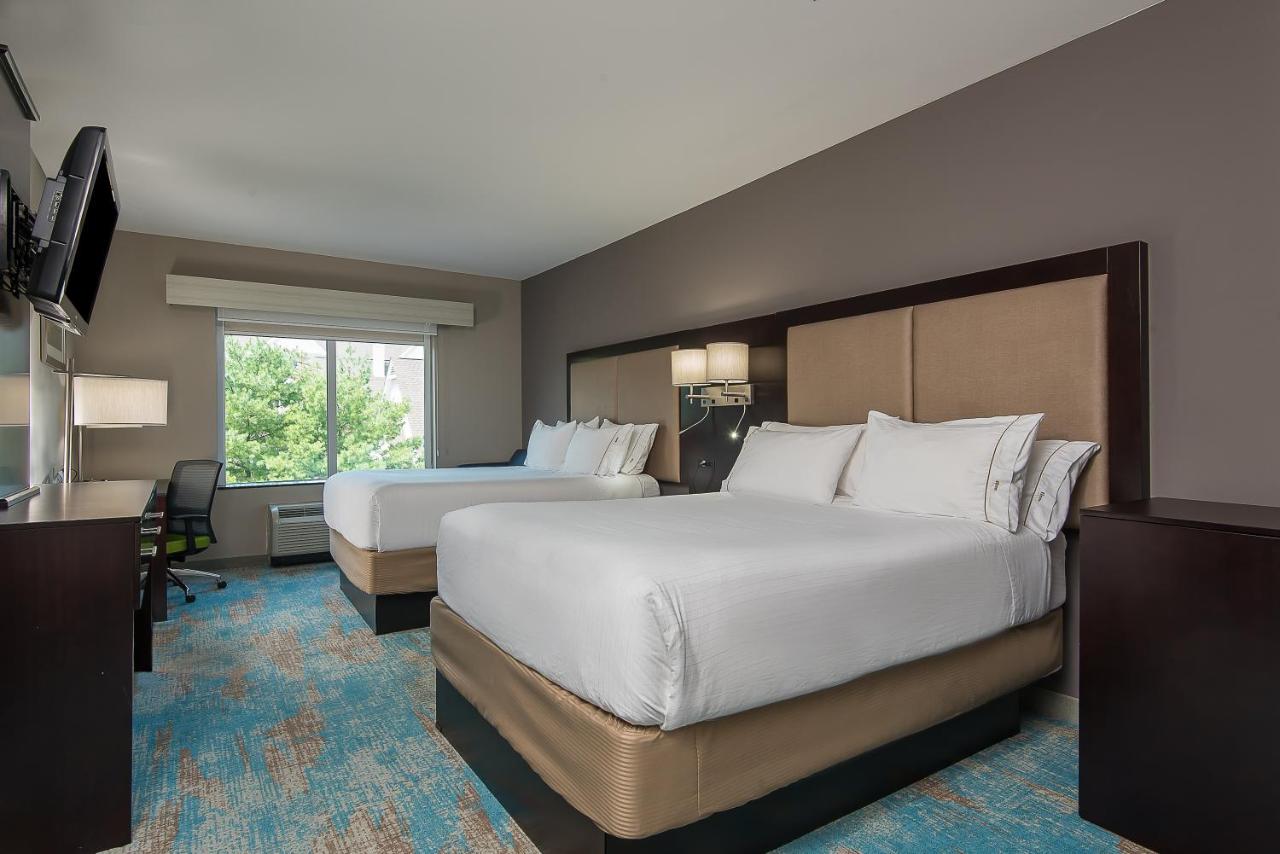 | Holiday Inn Express & Suites Norwood, an IHG Hotel