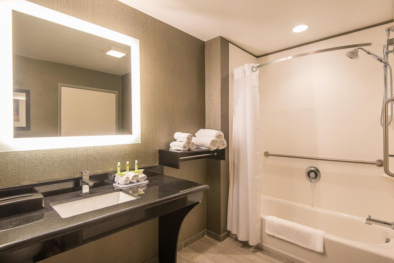 | Holiday Inn Express & Suites Norwood, an IHG Hotel