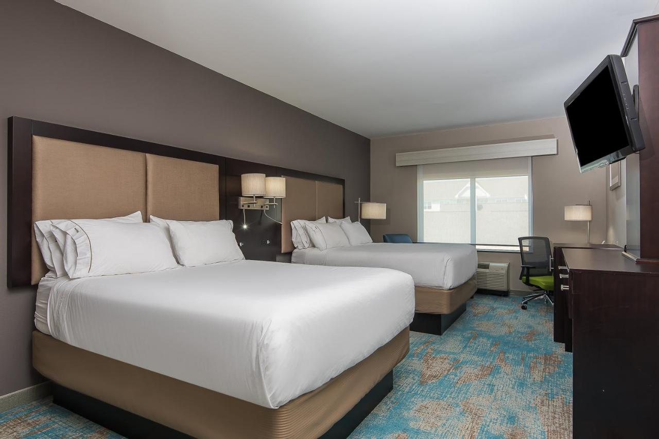 | Holiday Inn Express & Suites Norwood, an IHG Hotel
