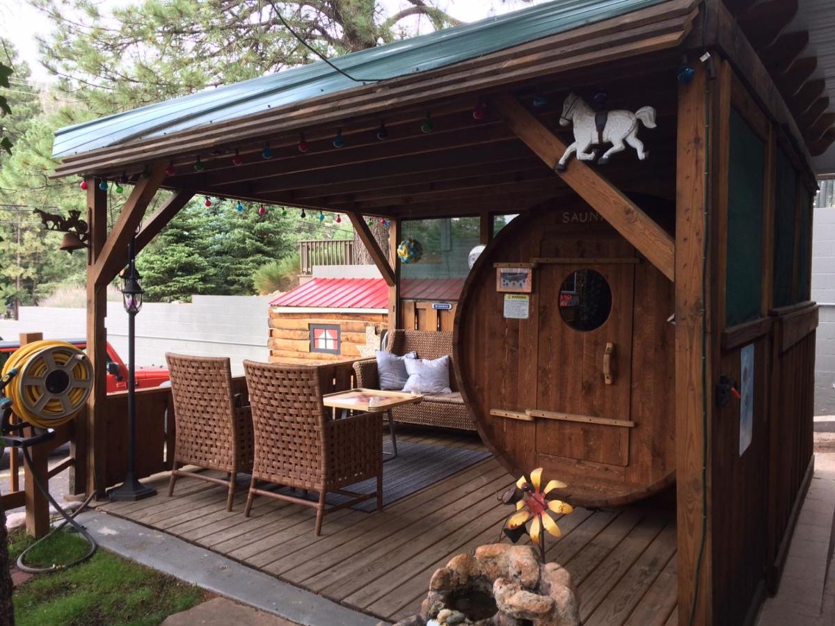 | Sitzmark Chalet Inn
