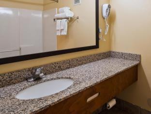 Room #7863812 at Country Inn & Suites by Radisson, Pickerington, OH
