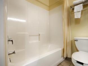 Room #7863816 at Country Inn & Suites by Radisson, Pickerington, OH