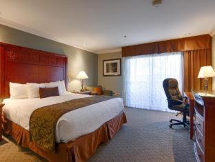 Room #33435915 at Best Western Plus Forest Park Inn
