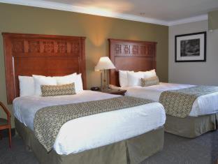 Room #33435916 at Best Western Plus Forest Park Inn