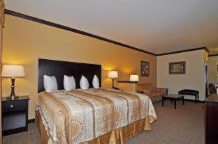 Room #39707013 at Best Western Plus Royal Mountain Inn & Suites