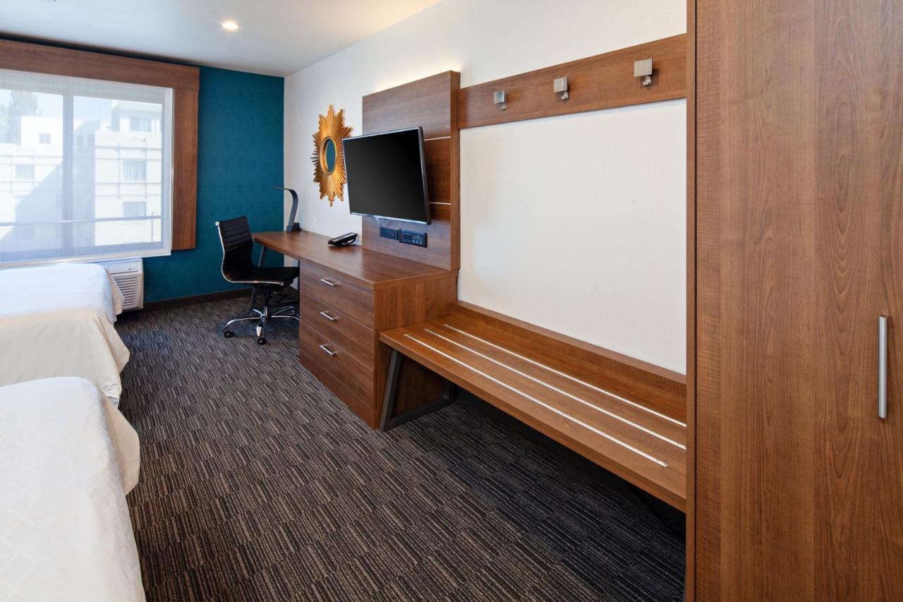Executive Queen Suite with Two Queen Beds at Holiday Inn Express Hotel & Suites Hollywood Walk of Fame by IHG