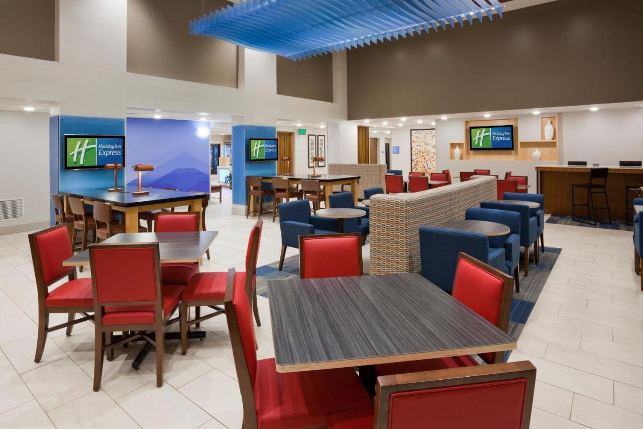  | Holiday Inn Express Hotel & Suites Minneapolis-Golden Valley, an IHG Hotel