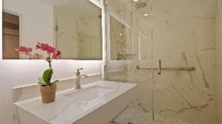 Room #5659624 at Best Western Plus Sunset Plaza Hotel