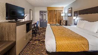 Room #18787012 at Best Western Central Inn