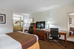 Room #18787012 at Best Western Central Inn