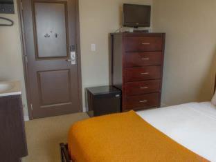 Room #23845910 at Casa Loma Hotel