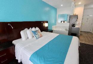 Room #491918011 at Hotel Pensacola