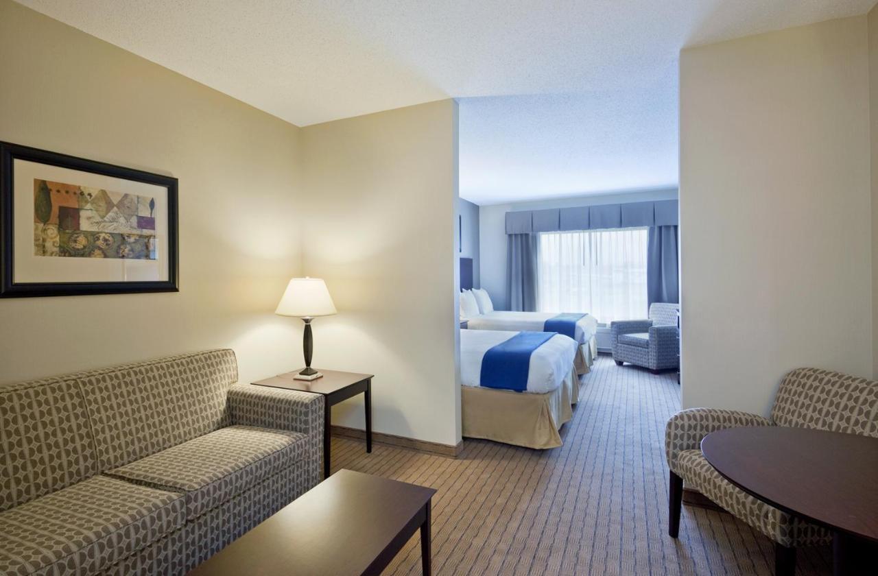| Holiday Inn Express & Suites Malone, an IHG Hotel