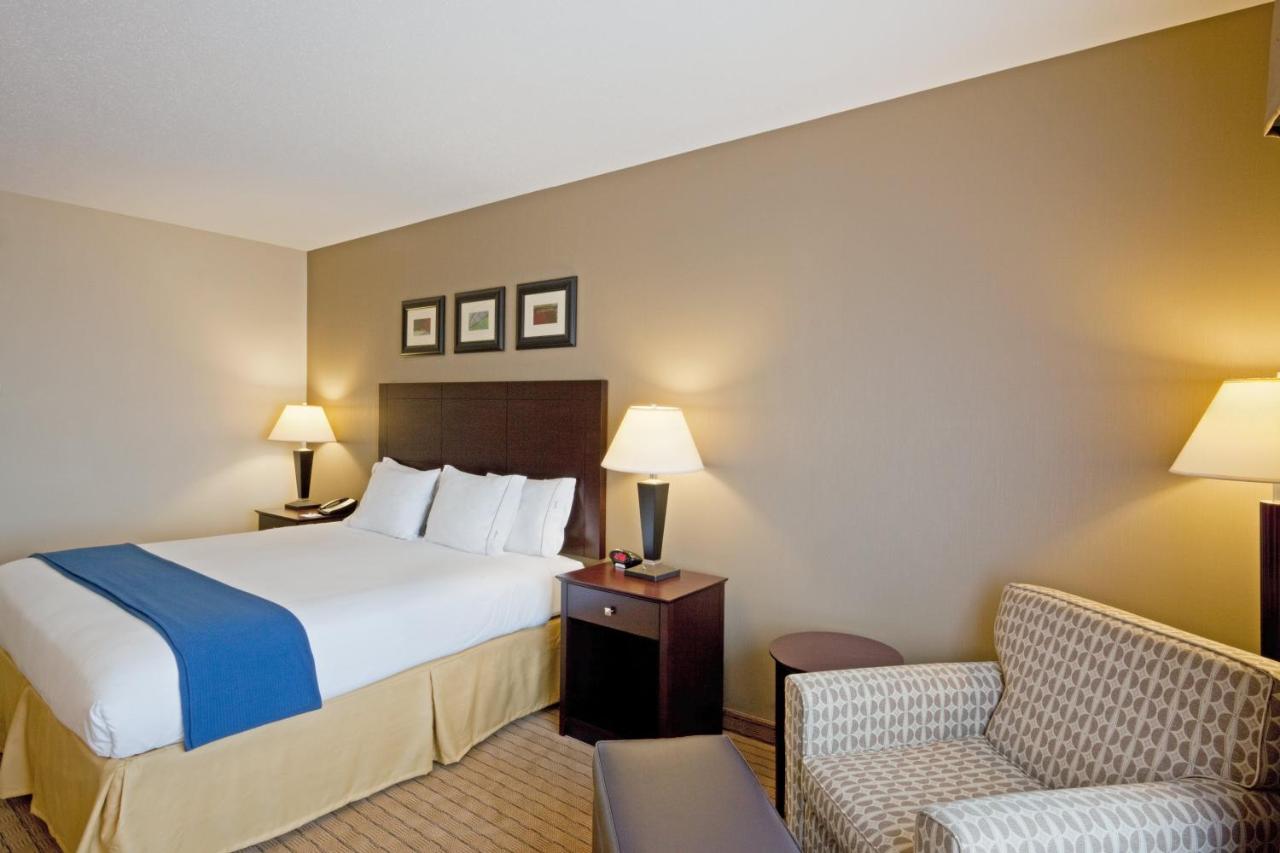 | Holiday Inn Express & Suites Malone, an IHG Hotel