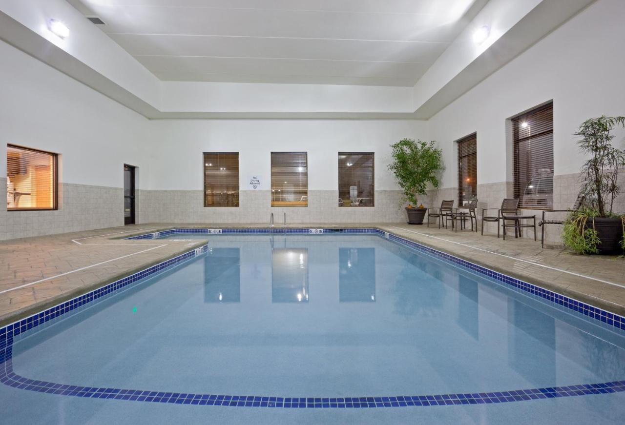 | Holiday Inn Express & Suites Malone, an IHG Hotel