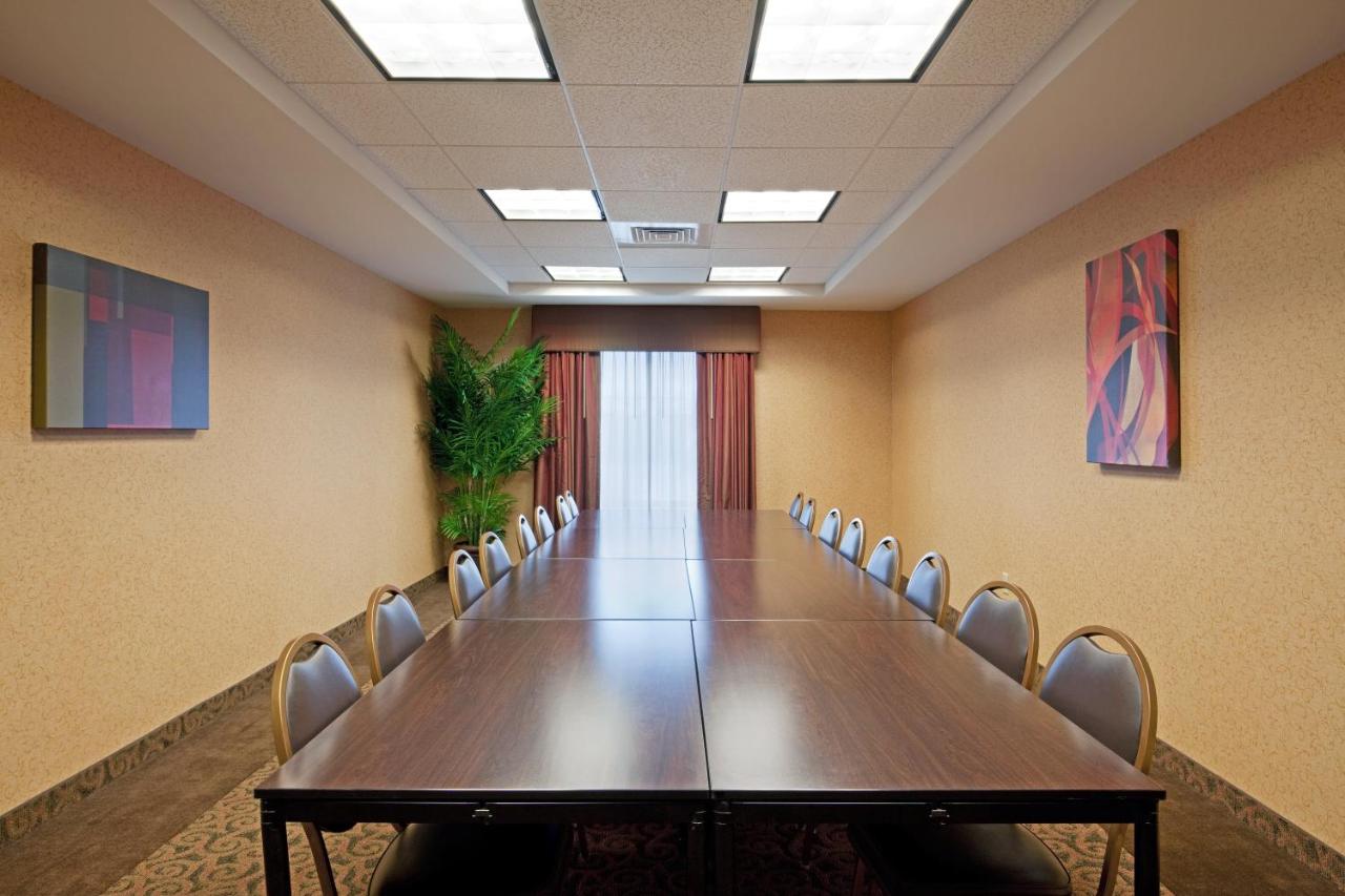 | Holiday Inn Express & Suites Malone, an IHG Hotel