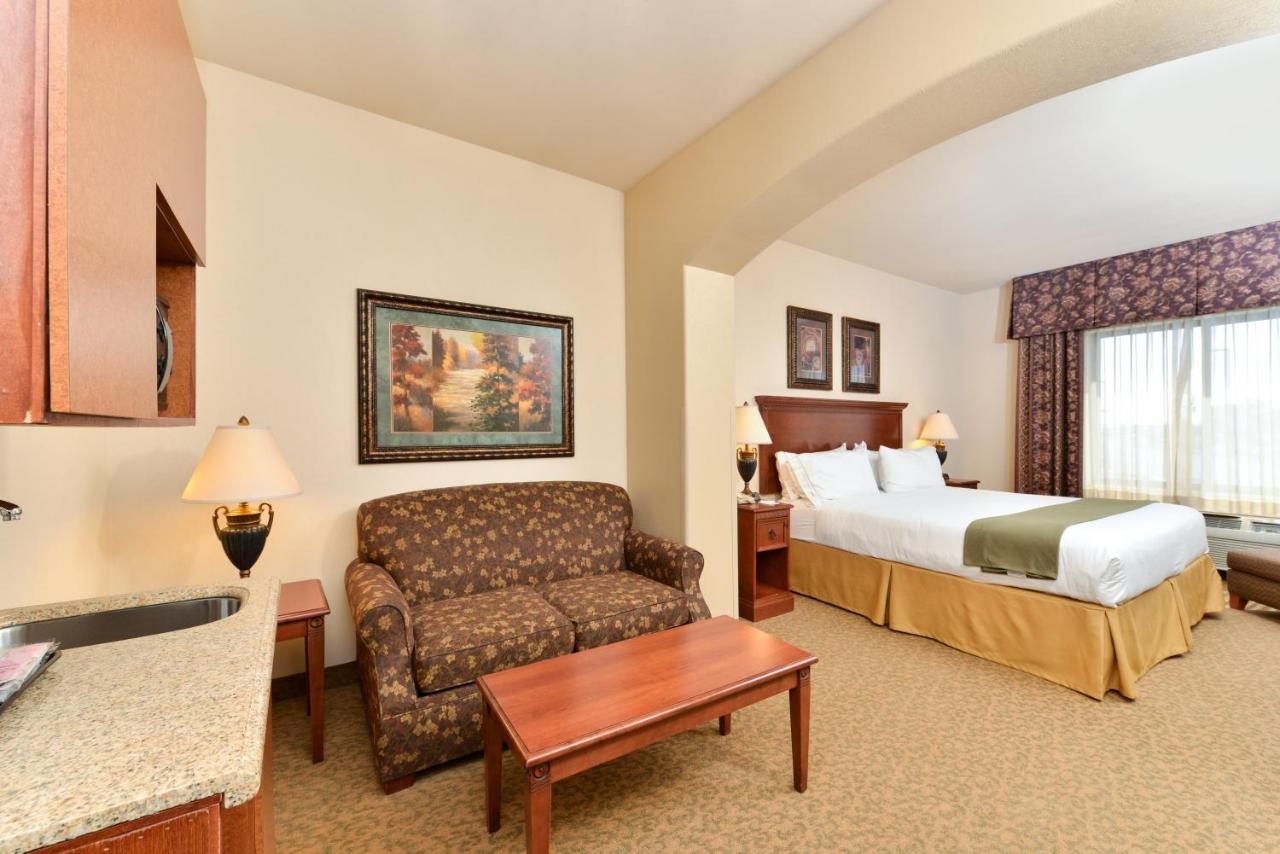 Executive King Suite at Holiday Inn Express Hotel and Suites Las Cruces by IHG