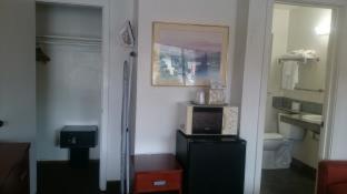 Room #2974910 at Monterey Fairgrounds Inn