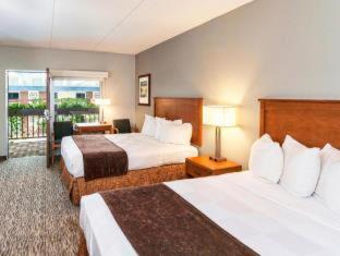 Room #128592818 at Best Western Bridgeview Hotel