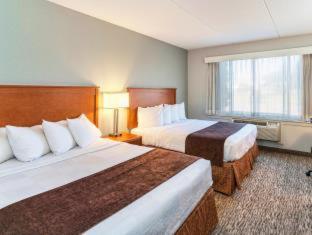 Room #128592820 at Best Western Bridgeview Hotel