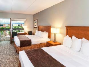 Room #128592824 at Best Western Bridgeview Hotel