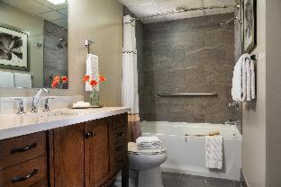 Room #110775315 at Meadowbrook Inn