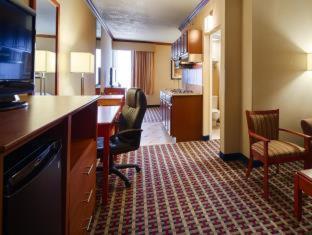 Room #39009619 at Fort Washington Inn