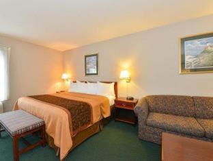 Room #153178727 at Best Western Beacon Inn