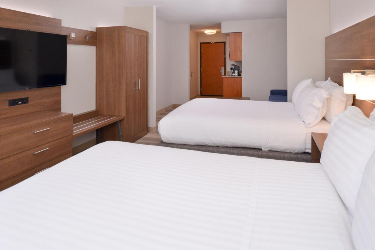 | Holiday Inn Express Mineral Wells, an IHG Hotel