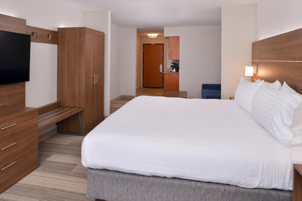 | Holiday Inn Express Mineral Wells, an IHG Hotel