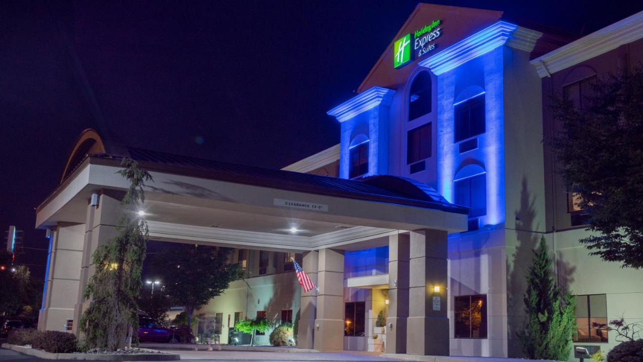  | Holiday Inn Express and Suites Newton