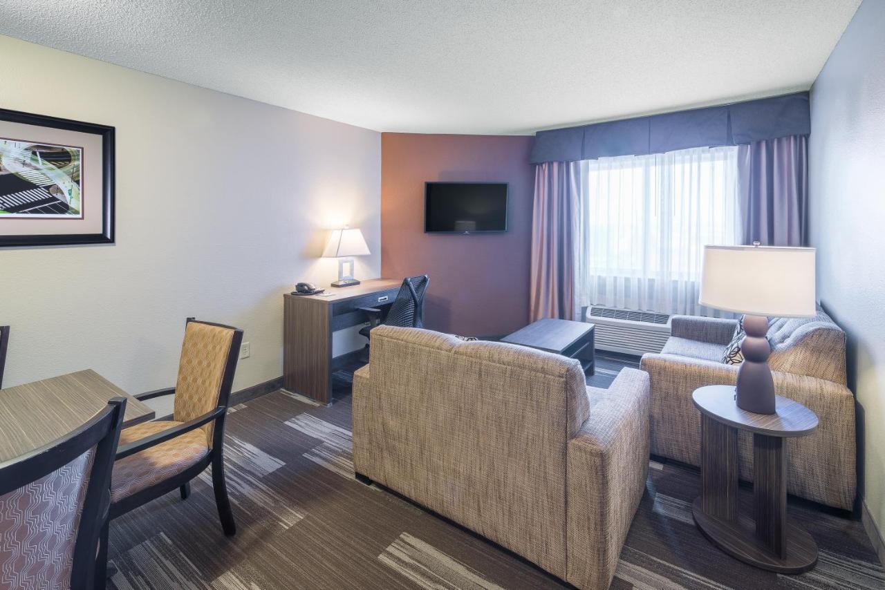  | Holiday Inn Express Hotel & Suites St. Paul-Woodbury, an IHG Hotel