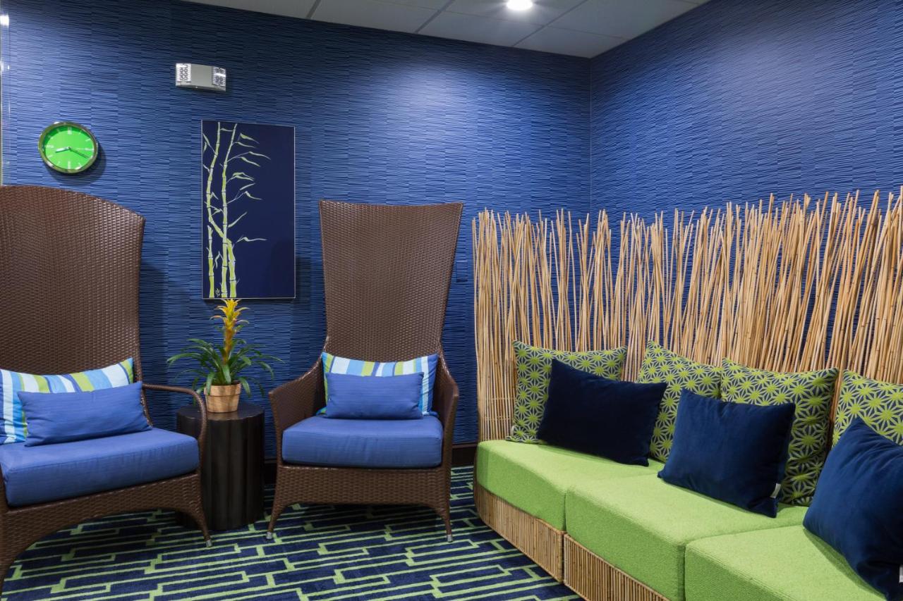 | Holiday Inn Express Hotel & Suites Plant City, an IHG Hotel