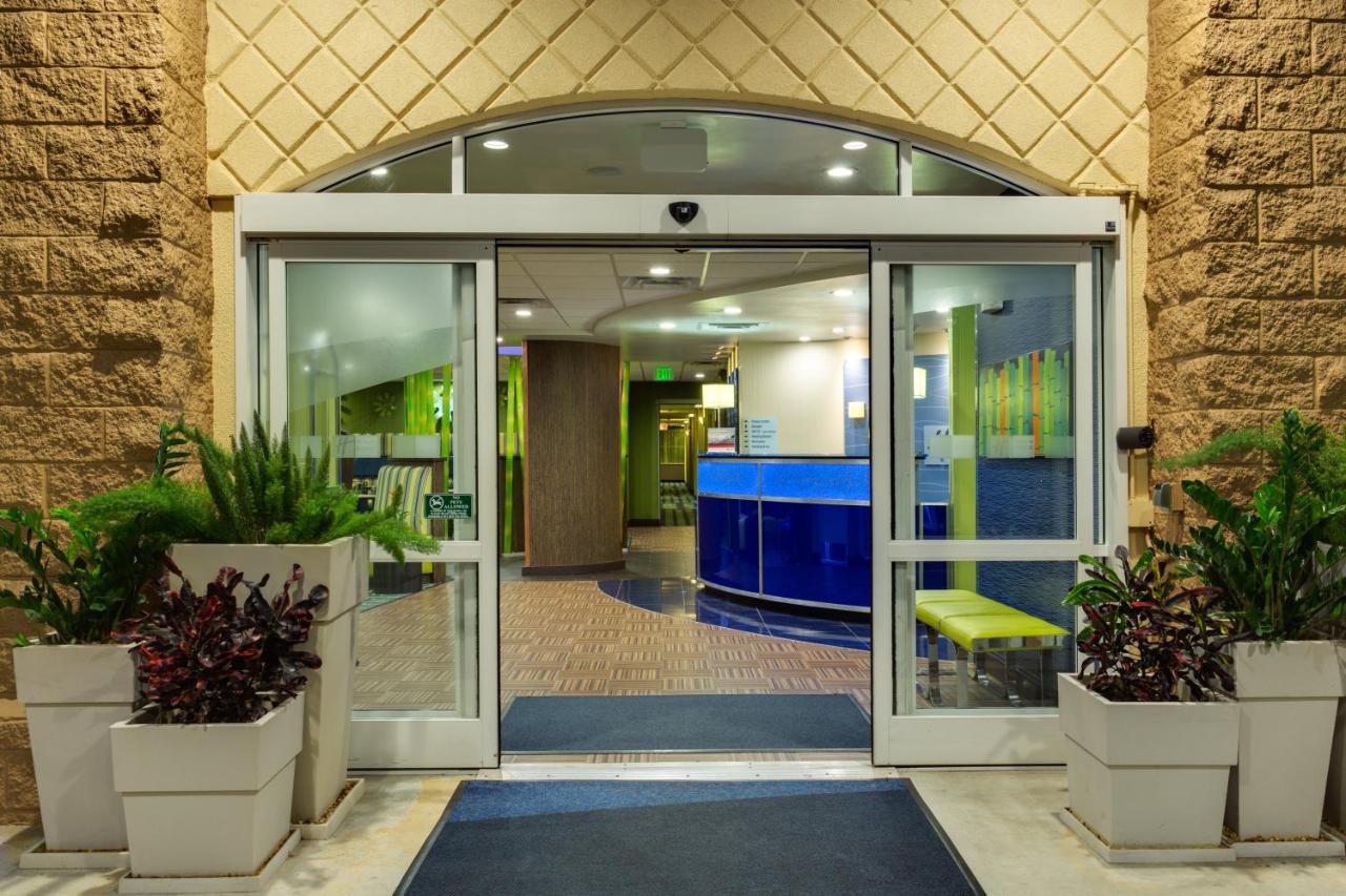 | Holiday Inn Express Hotel & Suites Plant City, an IHG Hotel
