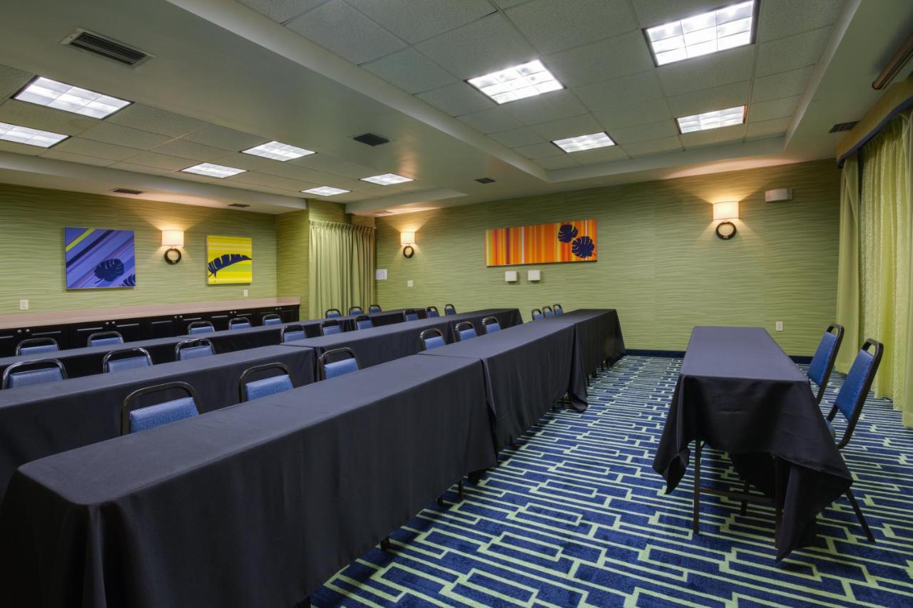 | Holiday Inn Express Hotel & Suites Plant City, an IHG Hotel