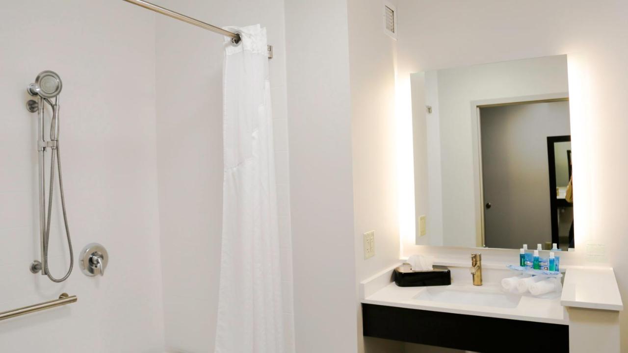 King Room - Disability Access/Roll in Shower at Holiday Inn Express & Suites Kingston-Ulster by IHG