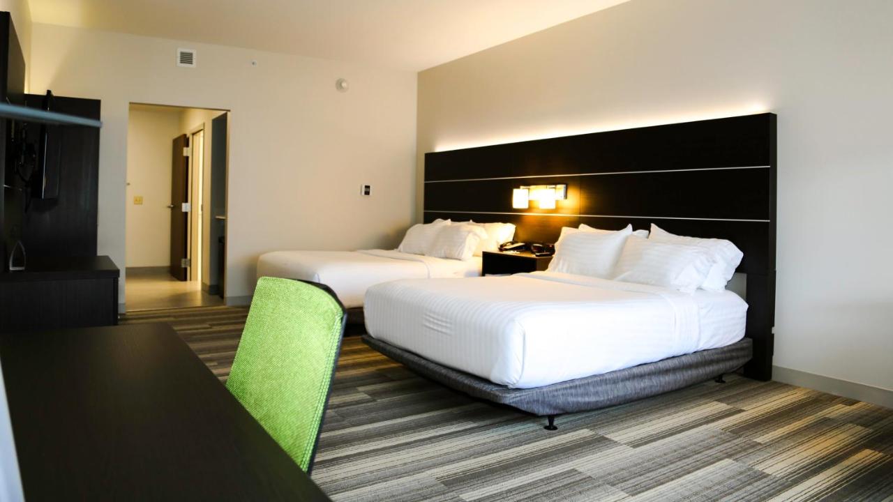 King Room - Disability Access/Roll in Shower at Holiday Inn Express & Suites Kingston-Ulster by IHG