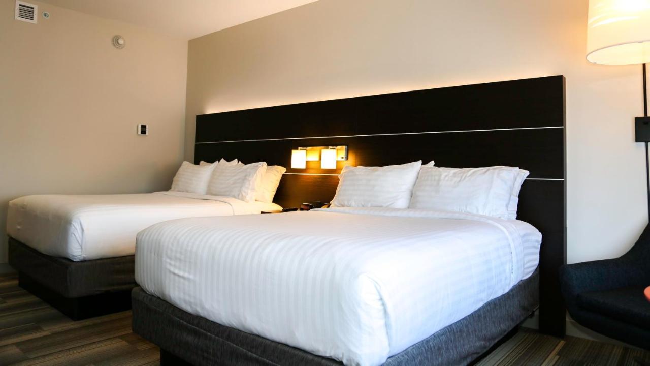 Queen Room with Two Queen Beds - Hearing Accessible - Non-Smoking at Holiday Inn Express & Suites Kingston-Ulster by IHG