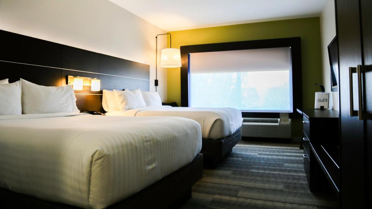 Queen Room with Two Queen Beds - Hearing Accessible - Non-Smoking at Holiday Inn Express & Suites Kingston-Ulster by IHG
