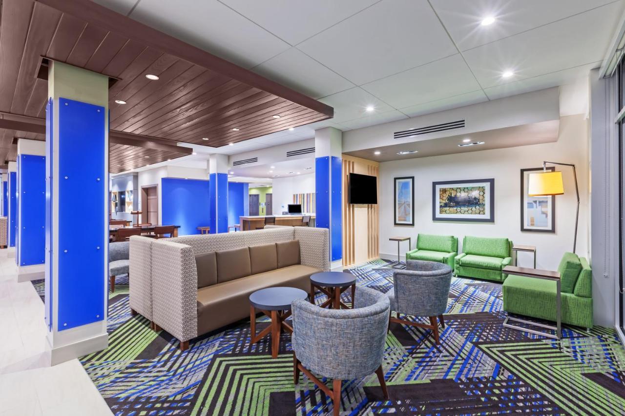  | Holiday Inn Express and Suites Chanute, an IHG Hotel