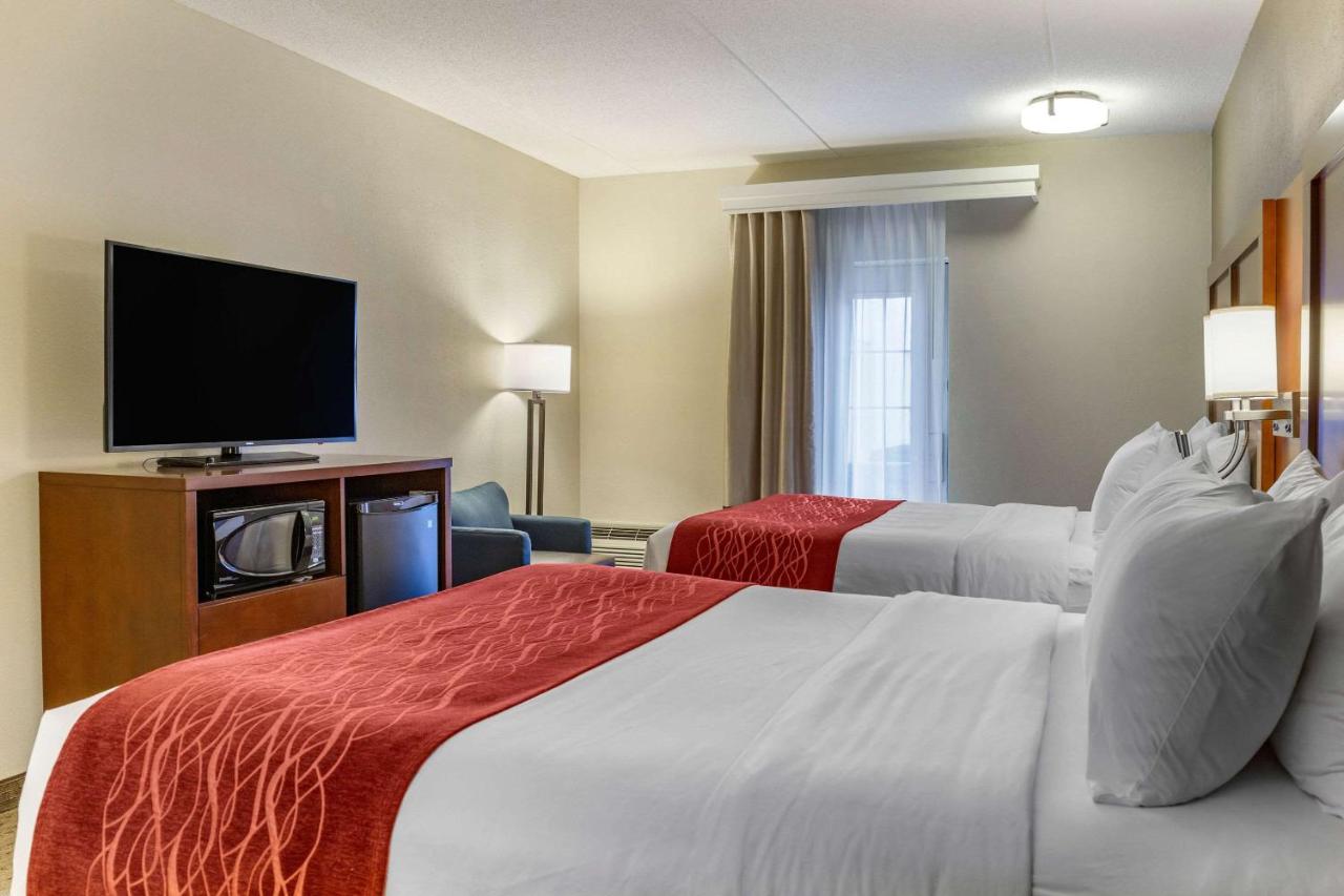 Queen Room with Two Queen Beds Poolside at Comfort Inn Lancaster at Rockvale