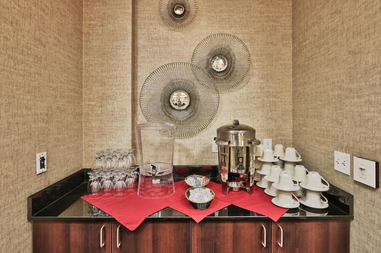  | Holiday Inn & Suites Albuquerque-North I-25, an IHG Hotel