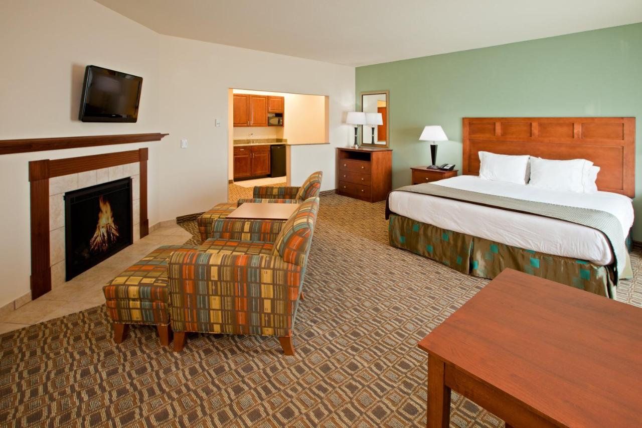  | Holiday Inn Express Hotel & Suites RIPLEY