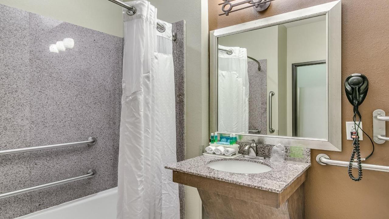 | Holiday Inn Express & Suites Lubbock Southwest – Wolfforth, an IHG Hotel