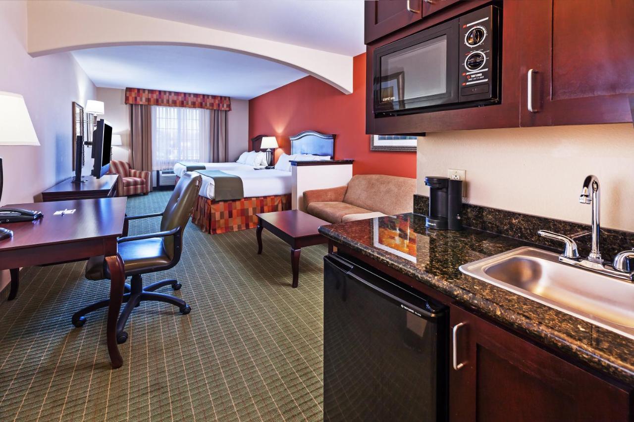  | Holiday Inn Express and Suites Henderson