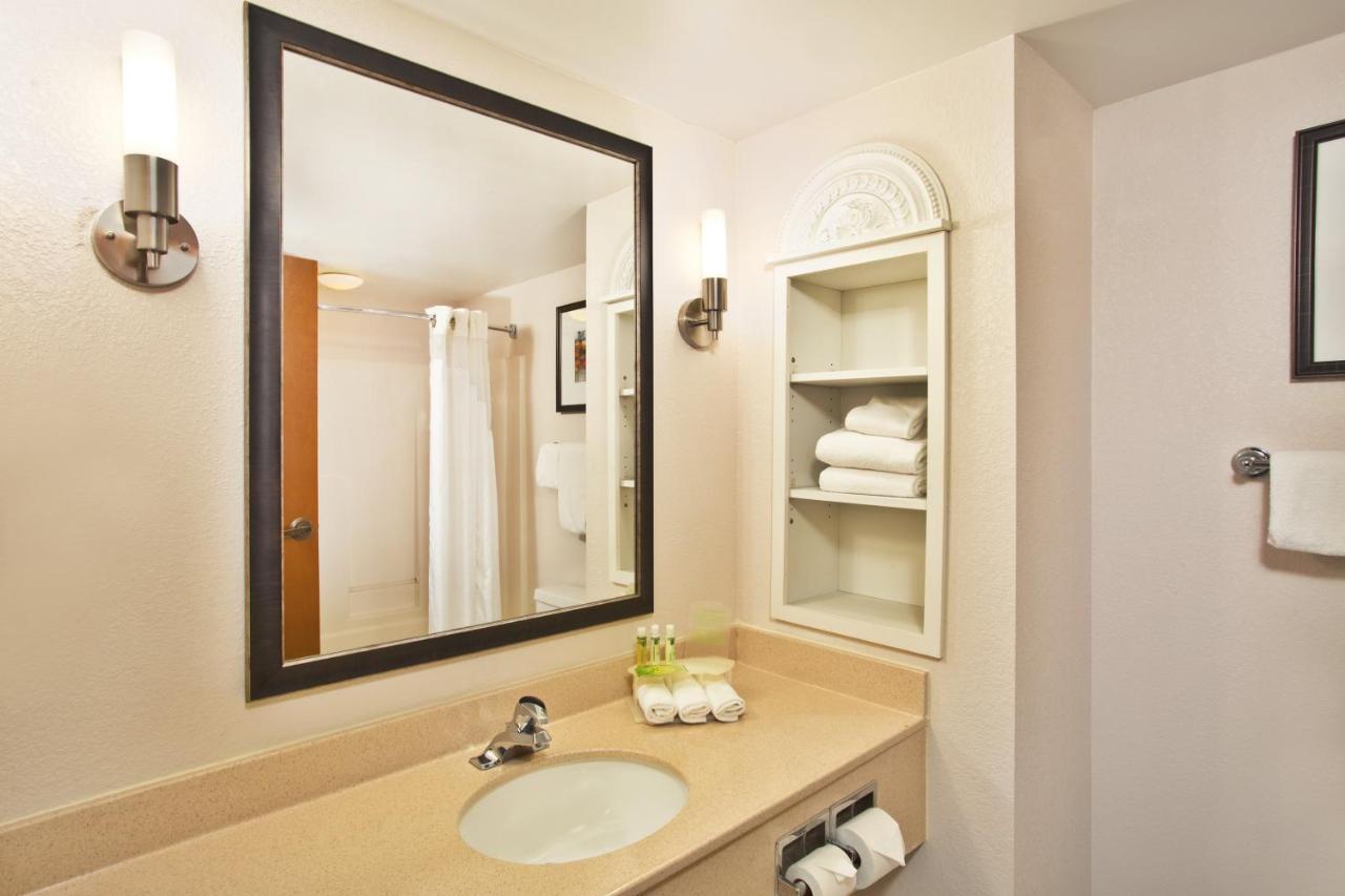 King Room - Disability Access - Non-Smoking at Holiday Inn Express Hotel & Suites Harrington-Dover area, DE by IHG