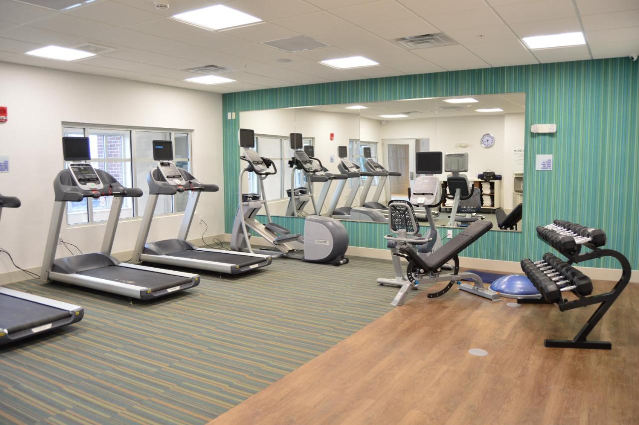 | Holiday Inn Express & Suites Toledo South-Perrysburg, an IHG Hotel