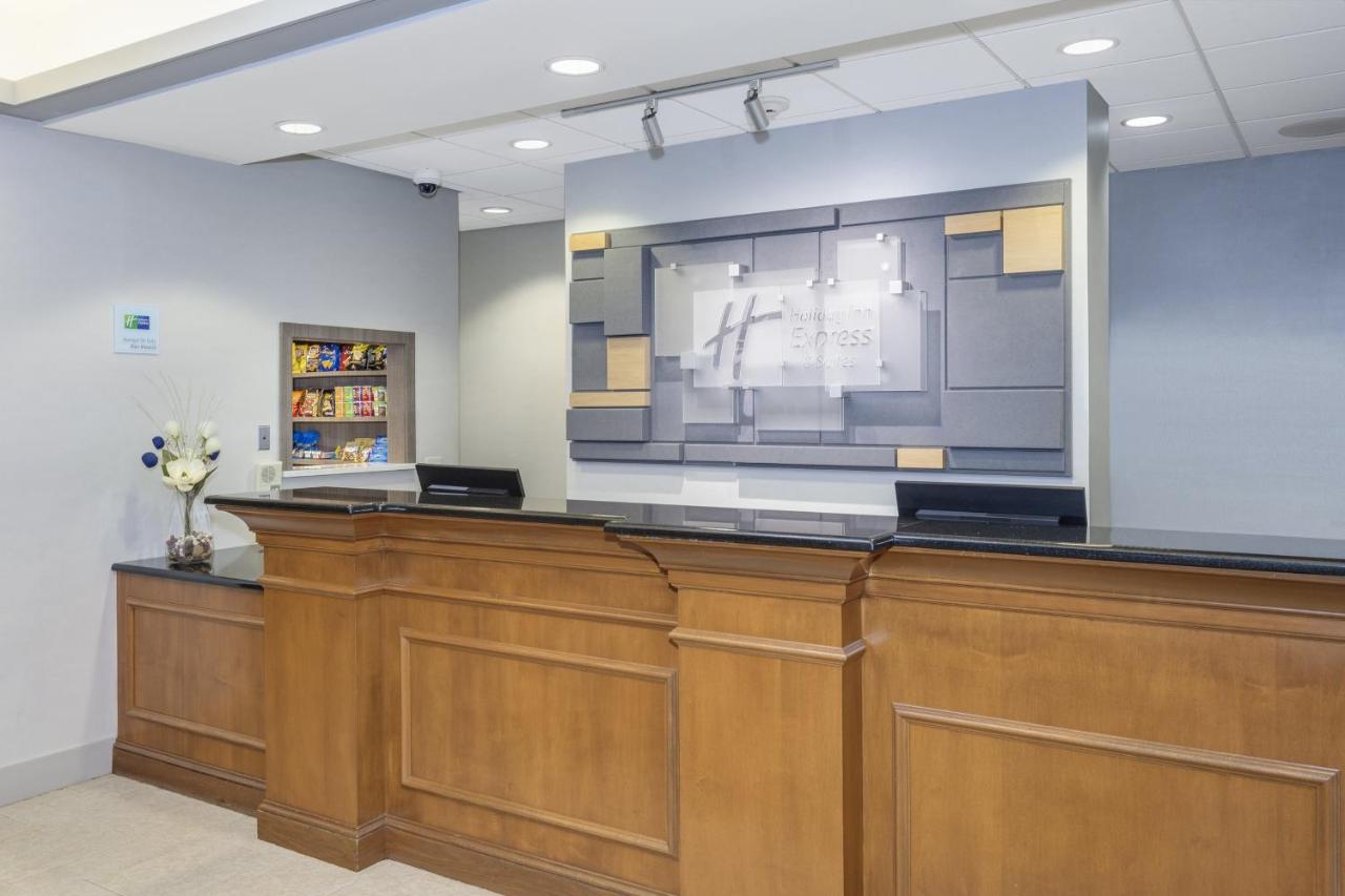 | Holiday Inn Express Hotel & Suites East End, an IHG Hotel